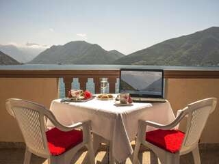 Апартаменты Apartments Stella del Mare Рисан Апартаменты-студио с террасой и видом на море-2